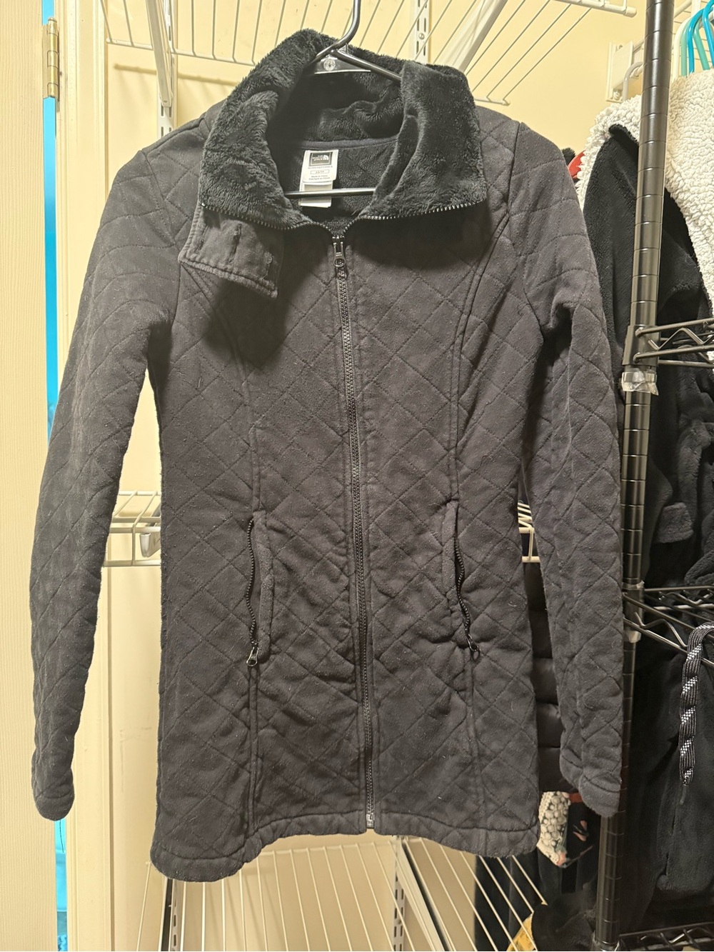 The North Face Women's Black Quilted Zip-Up Jacket with Faux Fur Collar
